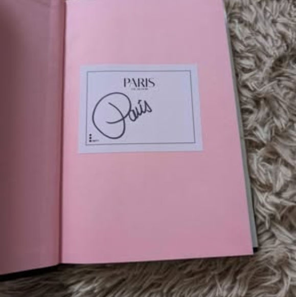 Signed Paris Hilton Memoir - Picture 2 of 3